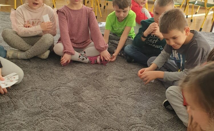 Dziesięć bałwanków było na polanie. Ile zostało? Oto jest pytanie