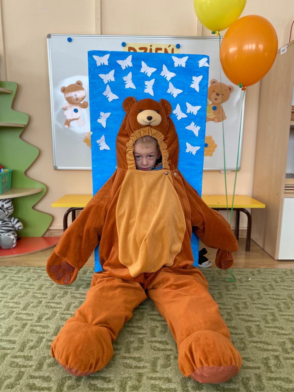 W grupie „Kaczuszki” 🦆 obchodziliśmy radosny Dzień Misia! 🧸 W tym wyjątkowym dniu na dzieci czekało mnóstwo atrakcji i kreatywnych zabaw. Rozpoczęliśmy od muzyczno-ruchowych aktywności z misiami, które rozbudziły dziecięcą […]
