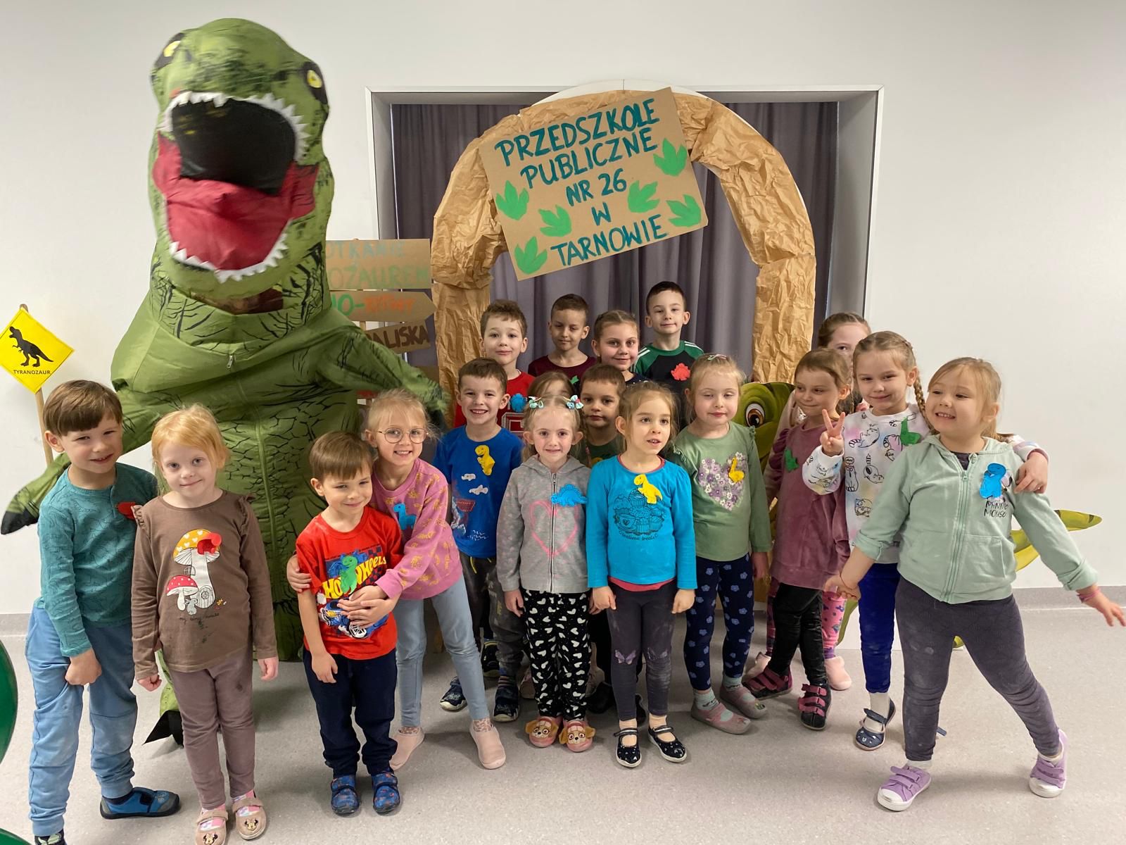 ZA NAMI MAGICZNY DZIEŃ , ODWIEDZIŁ NAS DINOZAUR…    