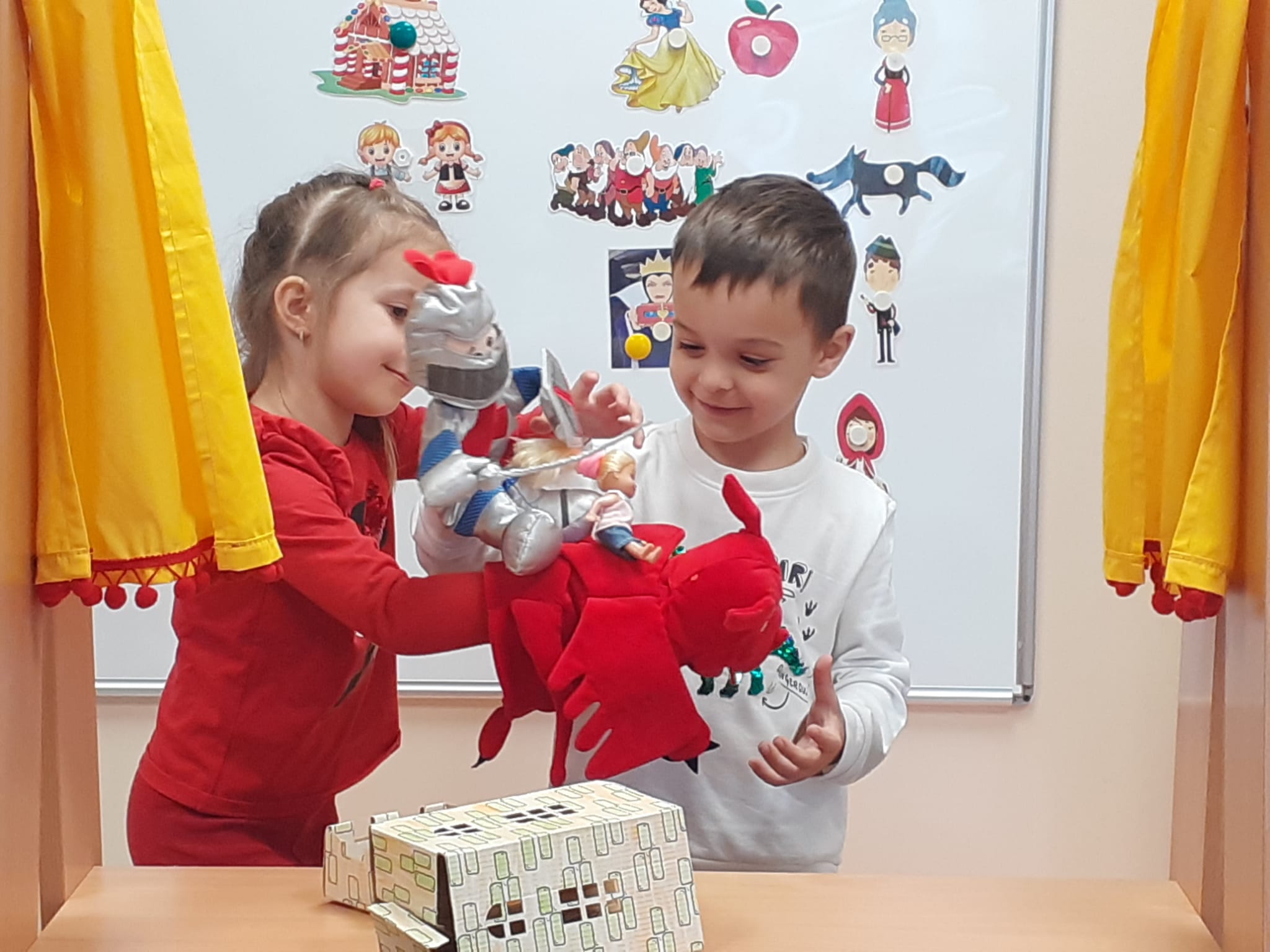 Bajki lubimy więc często rodziców o nie prosimy.  