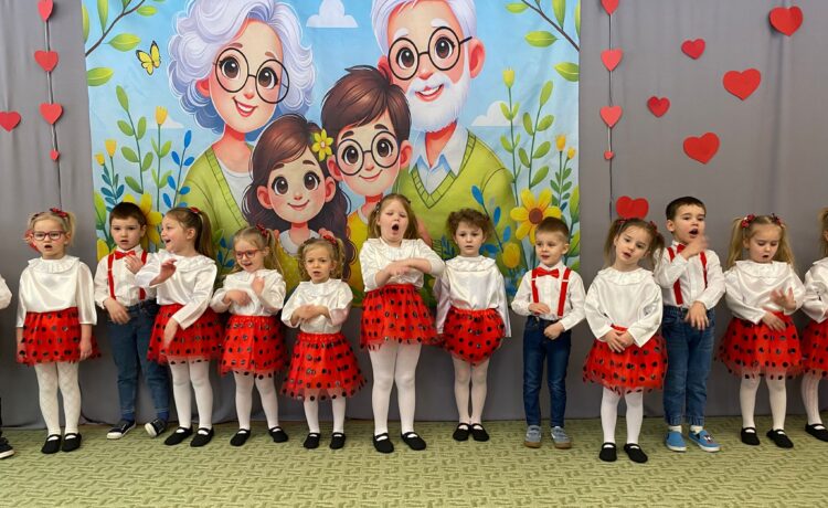 DZIEŃ BABCI I DZIADKA W GRUPIE KACZUSZEK ❤️❤️