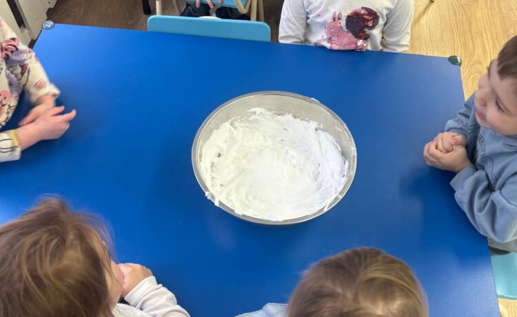 Zimowe zabawy maluszków