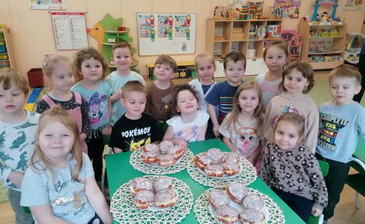 DZIEŃ PACZKĄ- PRZEKAZUJEMY TRADYCJĘ