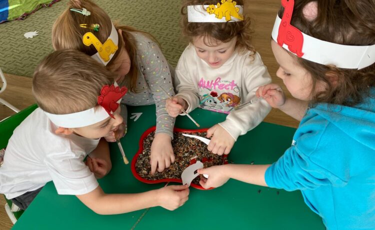 DINOZAUROWE POSZUKIWANIA