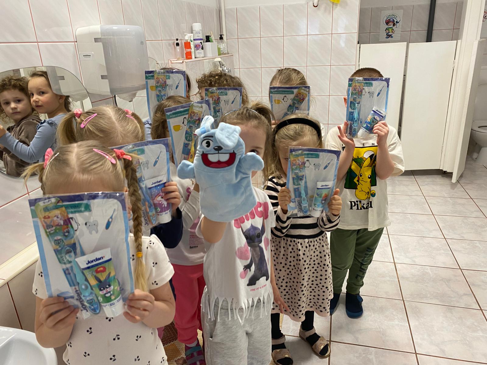 Pakiety do higieny jamy ustnej są już w Naszych dłoniach &nbsp;